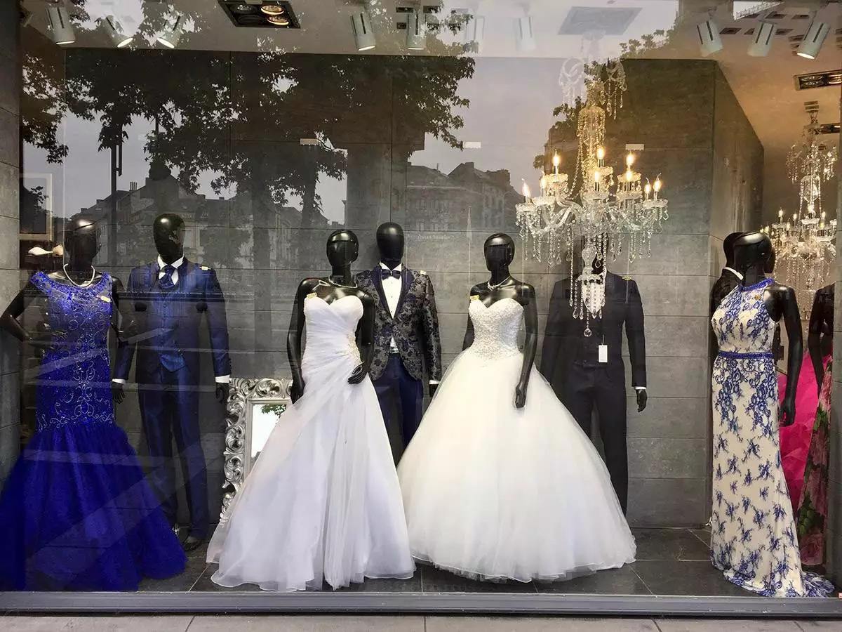 vitrine de robes de mariée